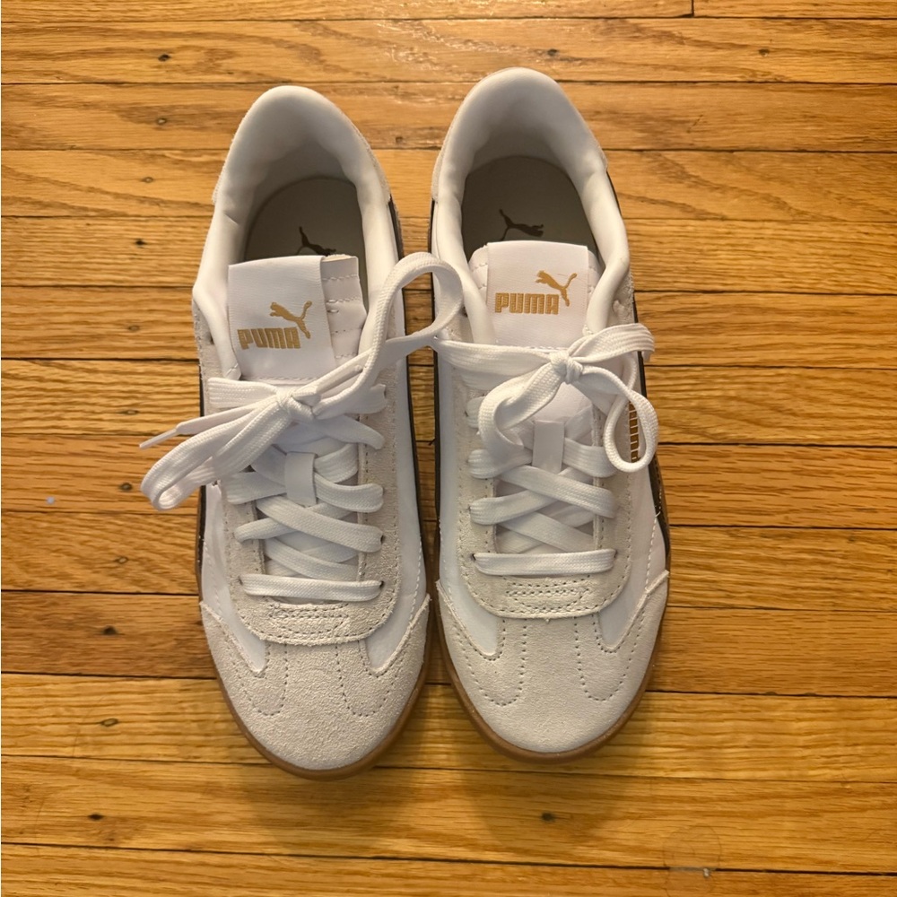 Puma Women's White and cream Sneakers